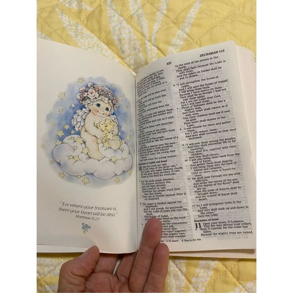 Dreamsicles Bible: New King James Version, leather bound - Picture 11 of 16